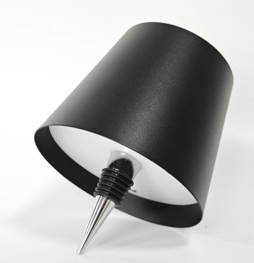 Lumira – Wiederaufladbare Tischlampe im Weinflaschenstil mit USB