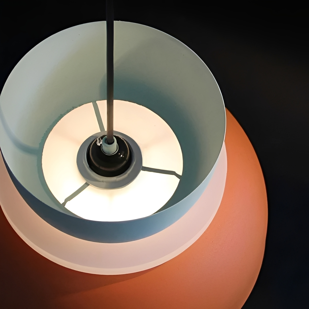 Nova – Modische Pendelleuchte im Schlichten Design