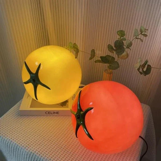 Pomella – LED-Tischleuchte in verspielter Tomatenform