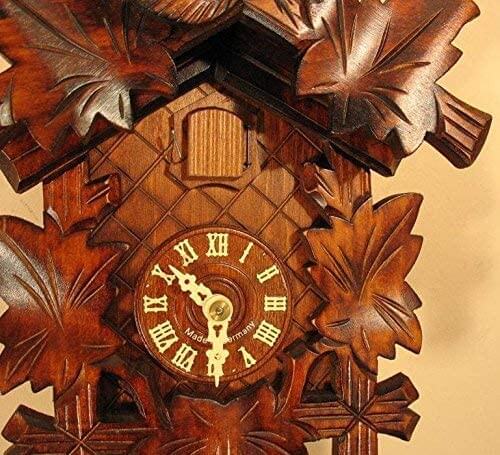 CuckooMood – Retro-Kuckucksuhr mit verspieltem Holzdesign
