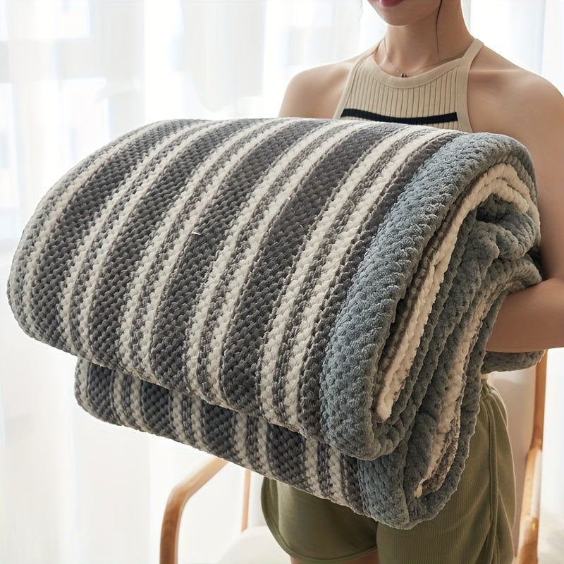 Rowan – Weiche Fleece-Decke im karierten Design für gemütliche Stunden