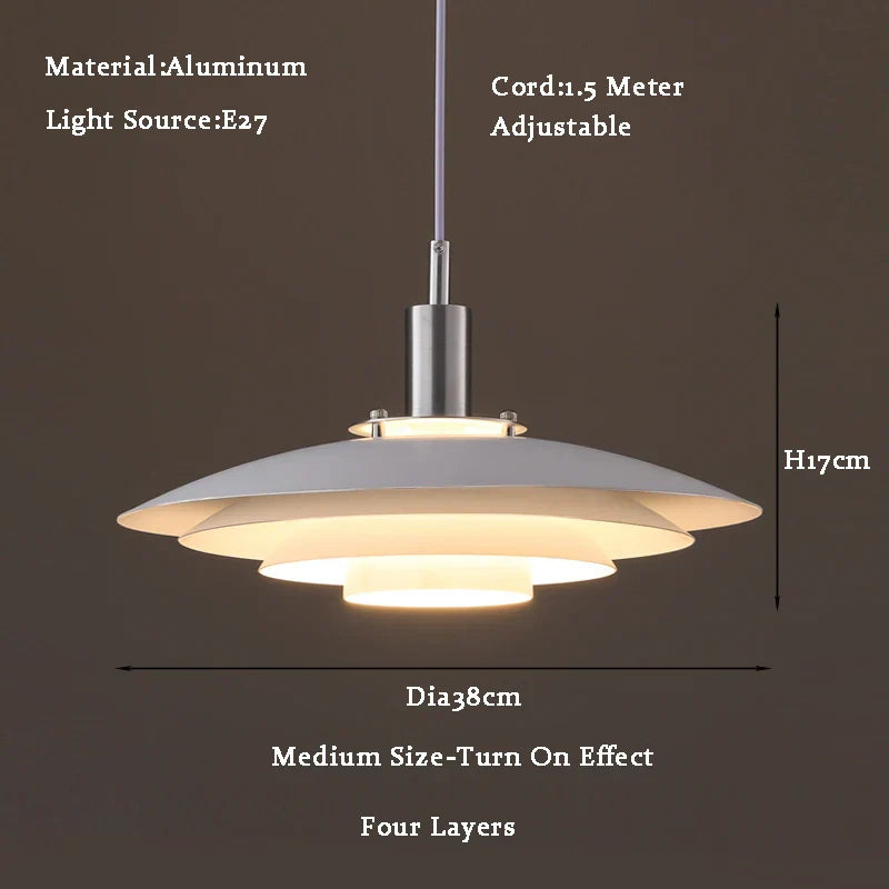 UFO-inspirierter Kronleuchter aus Naturholz