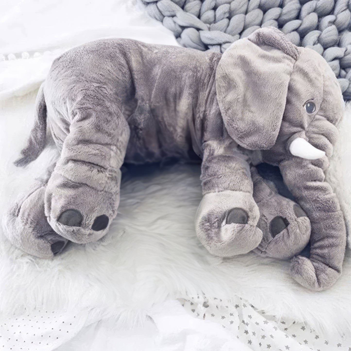 EleCuddle – Süßes Elefantenkissen zum Kuscheln & Dekorieren