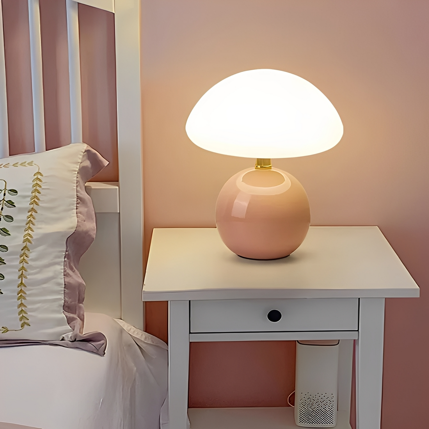 Nelly – Moderne Pilz-Tischlampe im Frost-Design