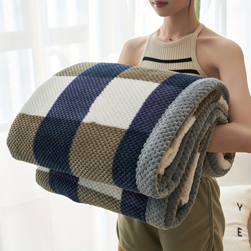 Rowan – Weiche Fleece-Decke im karierten Design für gemütliche Stunden