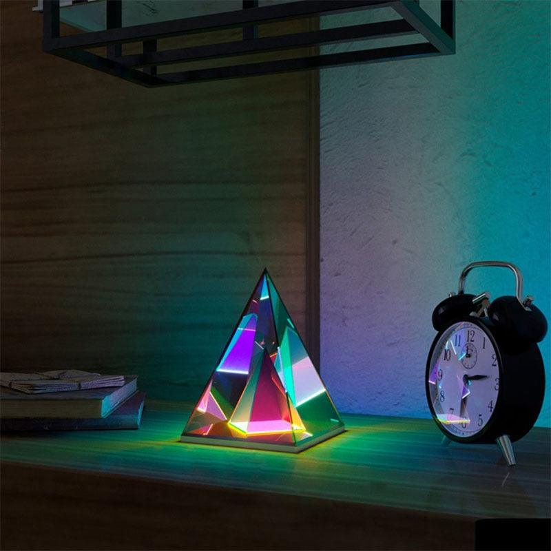 MirrorGlow – LED-Lichtwürfel mit unendlichem Spiegeleffekt