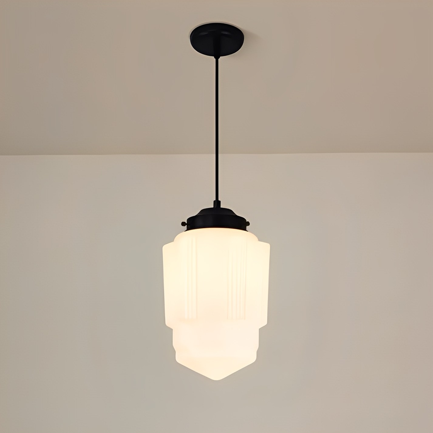 Arvida – Retro Industrieller Glas-Kronleuchter