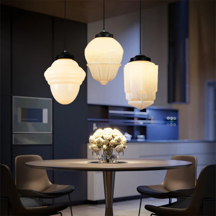 Liv – Alte weiße Glaslampe mit geometrischem Design