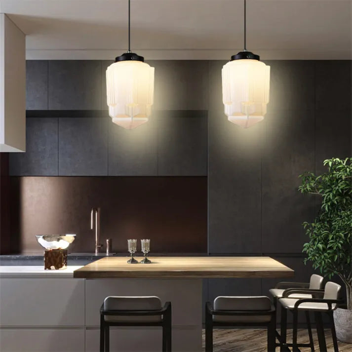 Liv – Alte weiße Glaslampe mit geometrischem Design