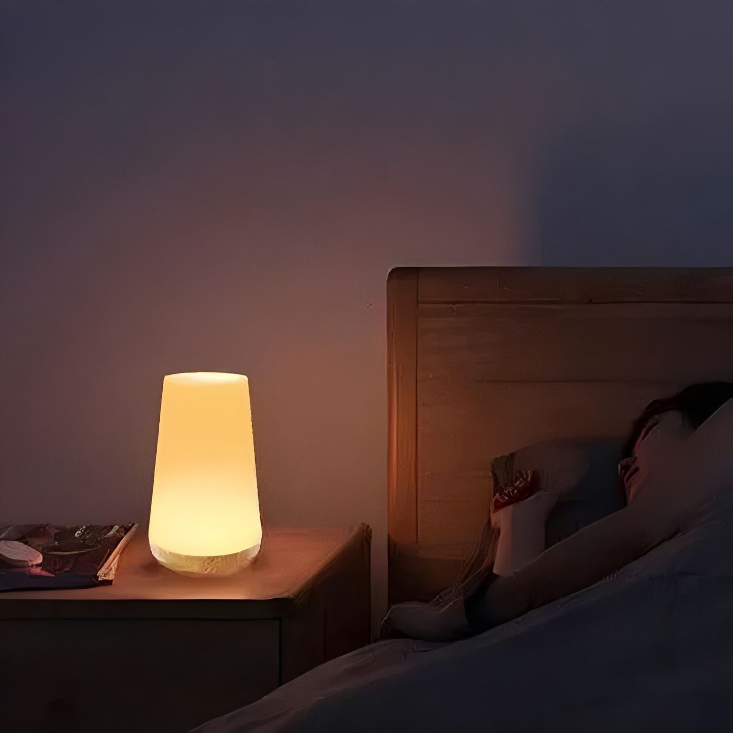 Nami – Holzoptik-Tischlampe