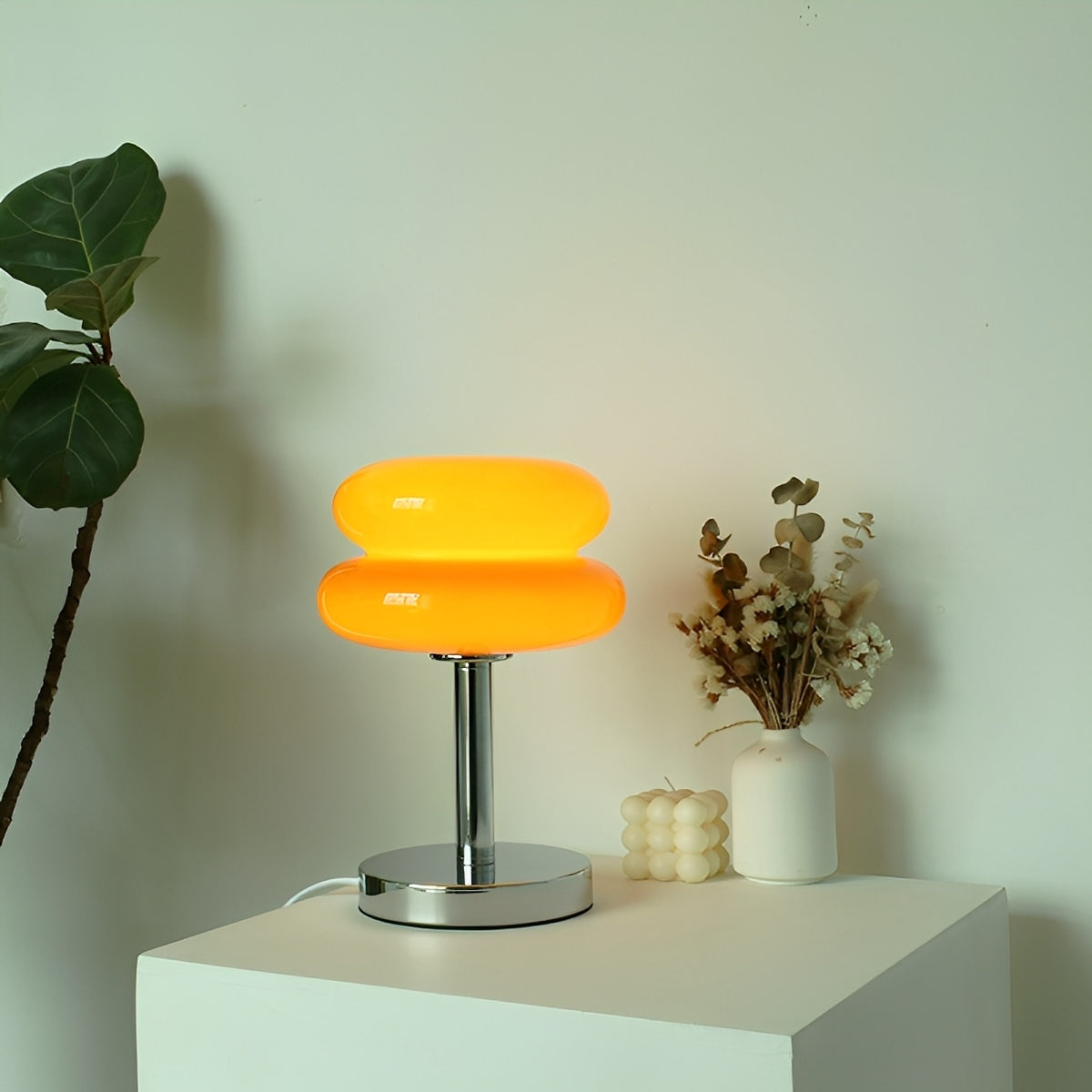 Eleni – Cremefarbene Glas Tischlampe im Retro-Stil