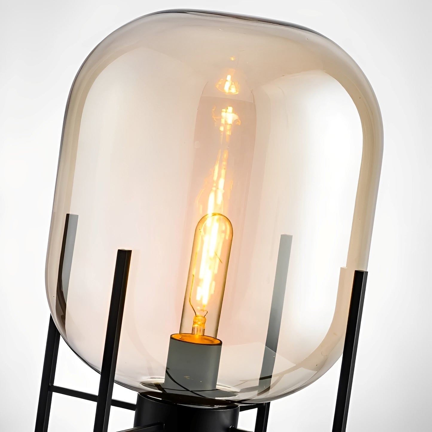 Alva – Skandinavische Glas-Tischlampe