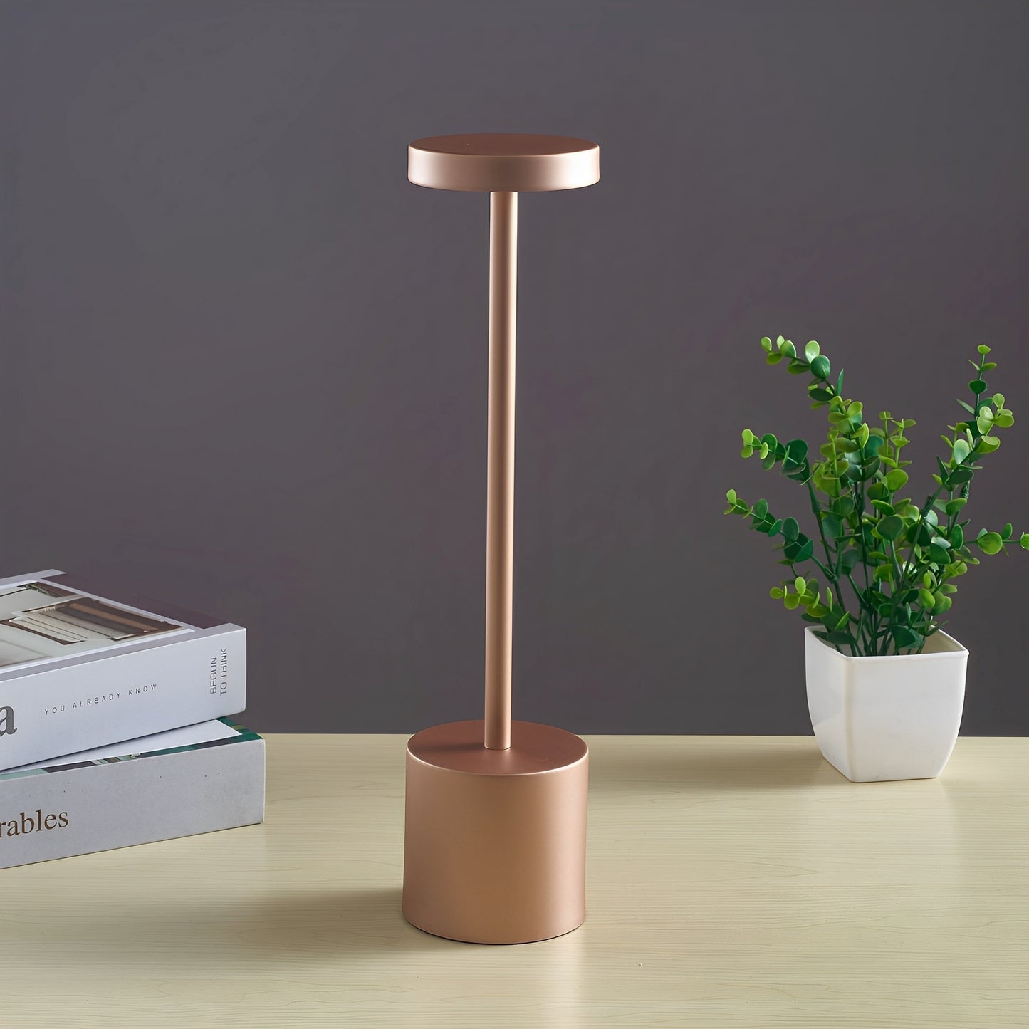 Velumo – LED-Tischlampe im Retro-Stil mit kabelloser Ladestation