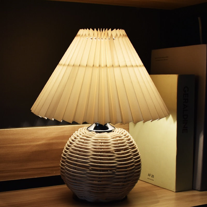Elodia – Gefaltete Nachttischlampe