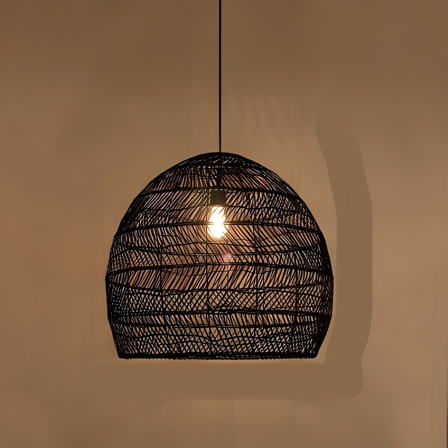 Maeva – Handgeflochtene Rattan-Korb Pendelleuchte