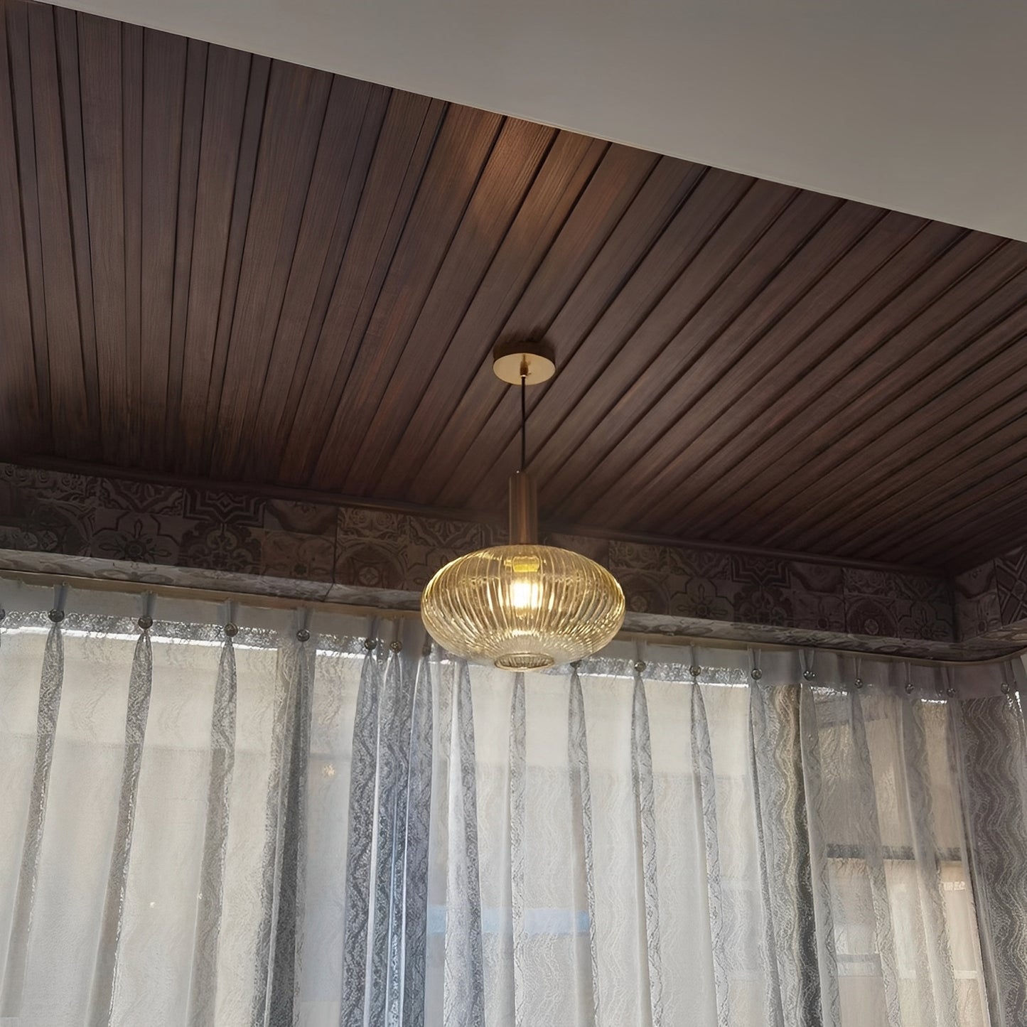Noah – Moderne Pendelleuchte aus Glas im Retro-Luxus-Stil