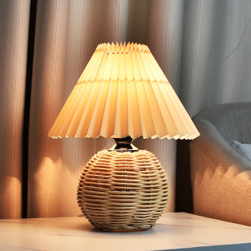Elodia – Gefaltete Nachttischlampe