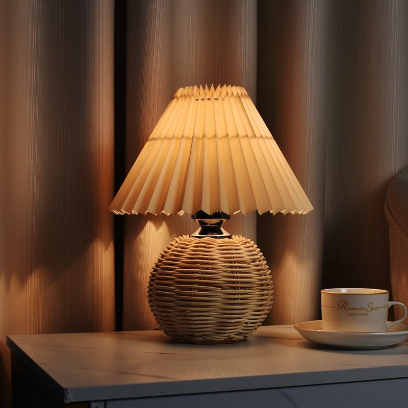 Elodia – Gefaltete Nachttischlampe