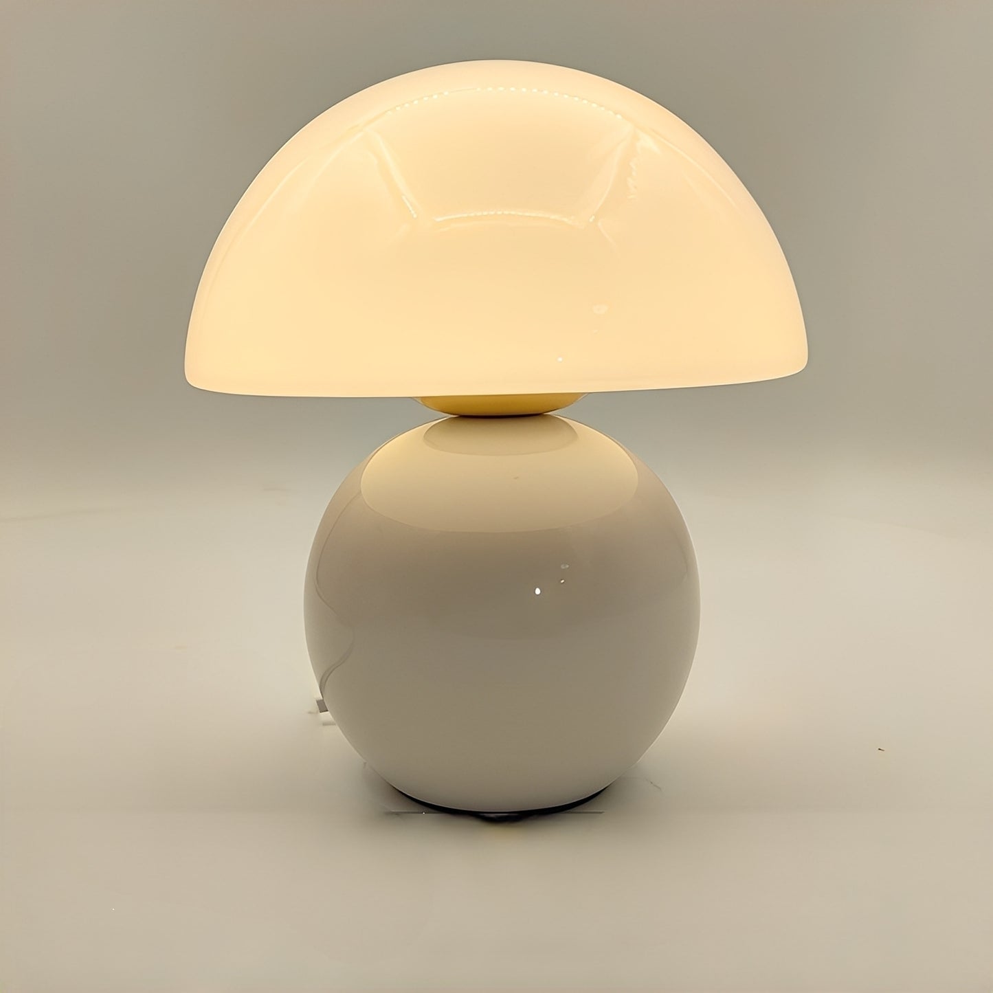 Mira – Nordische Keramik-Tischlampe