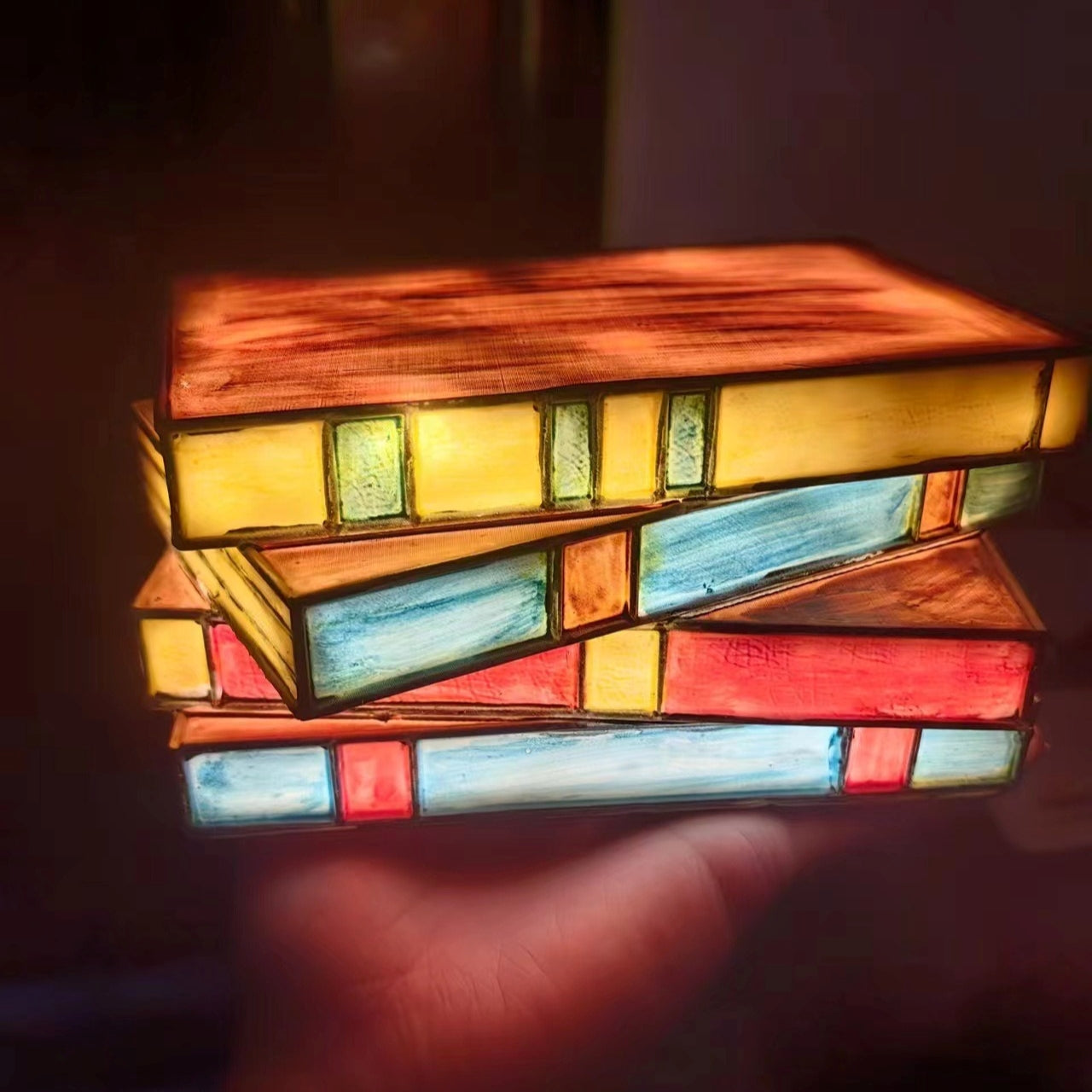 Orynn – Magische LED-Tischlampe