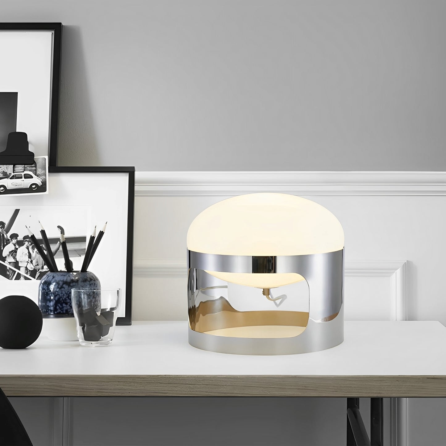 Lior – Edelstahl-Tischlampe im modernen Luxusstil
