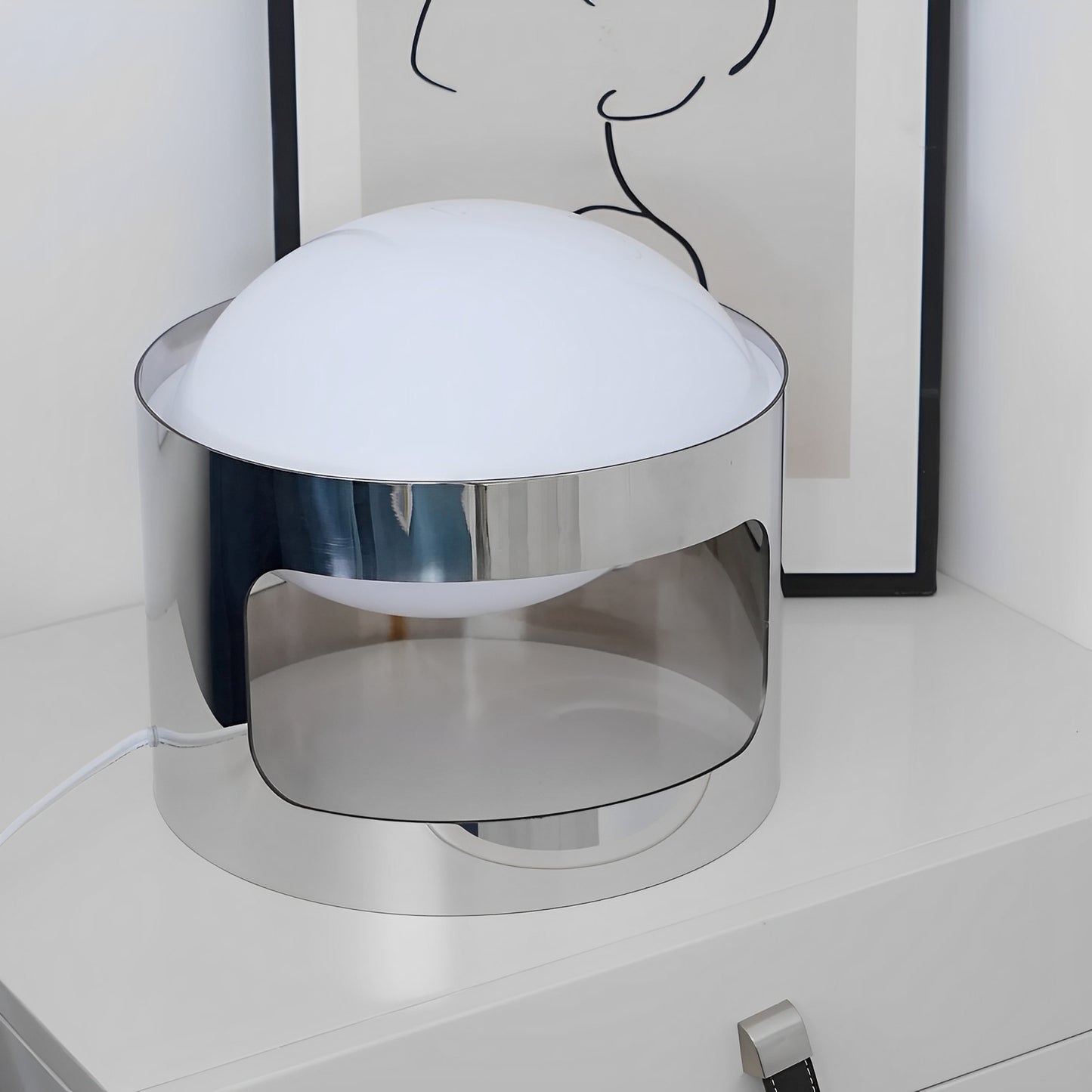 Lior – Edelstahl-Tischlampe im modernen Luxusstil