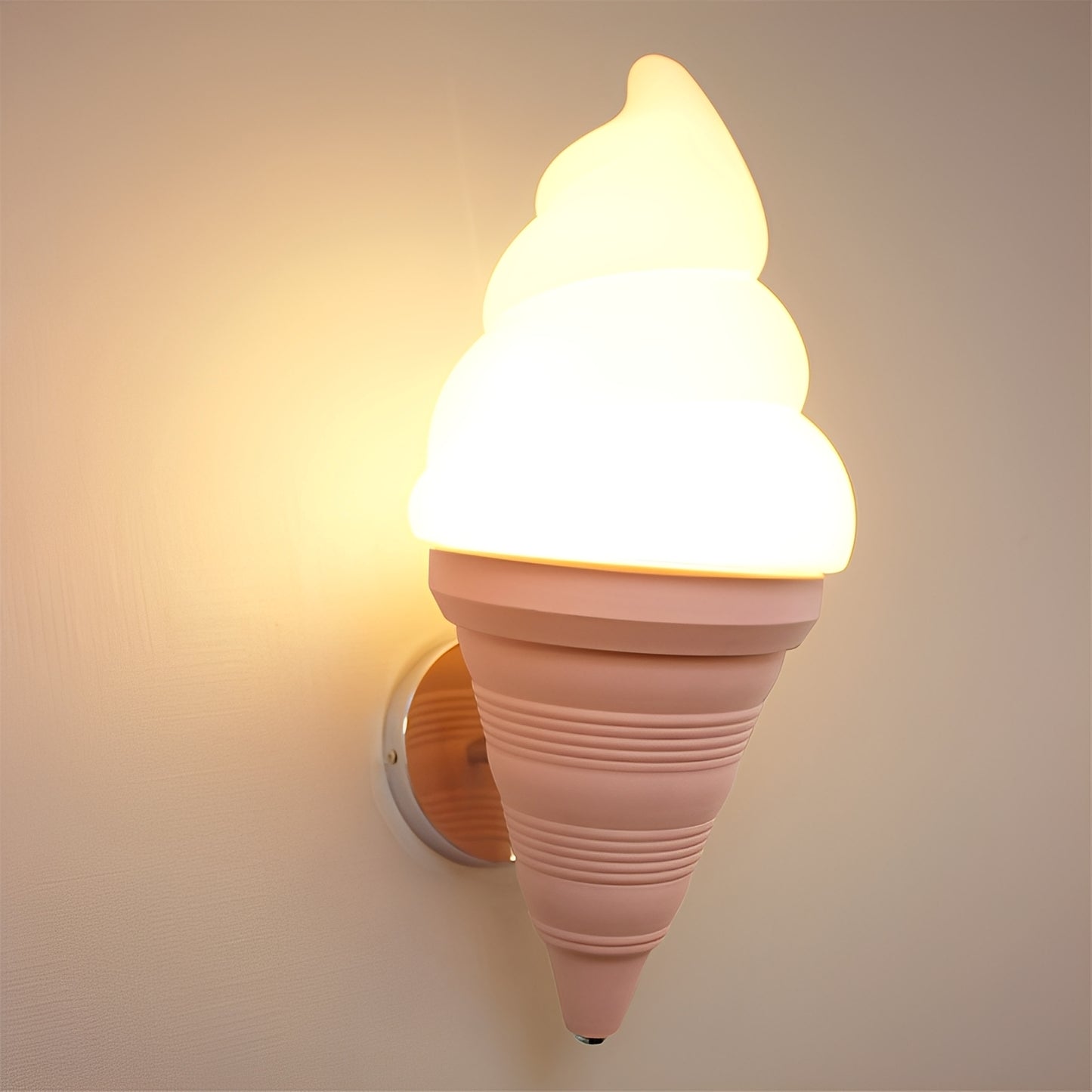 Gelato – Wandleuchte im Eiscreme-Design für verspielte Wohnakzente