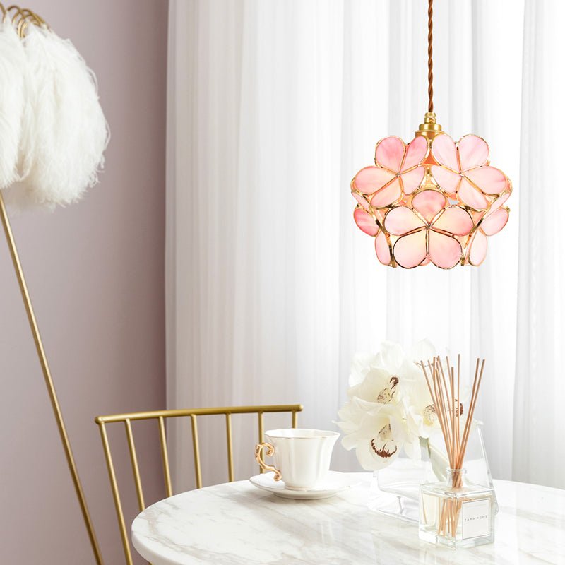 BloomDrop – Hängeleuchte im floralen Look für Natürlichkeit