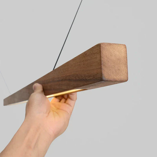 WoodLoom – Elegante Holz-Pendellampe für moderne Essräume