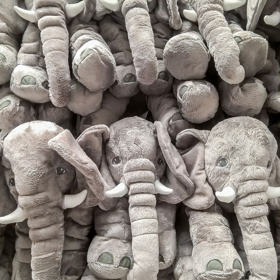 EleCuddle – Süßes Elefantenkissen zum Kuscheln & Dekorieren