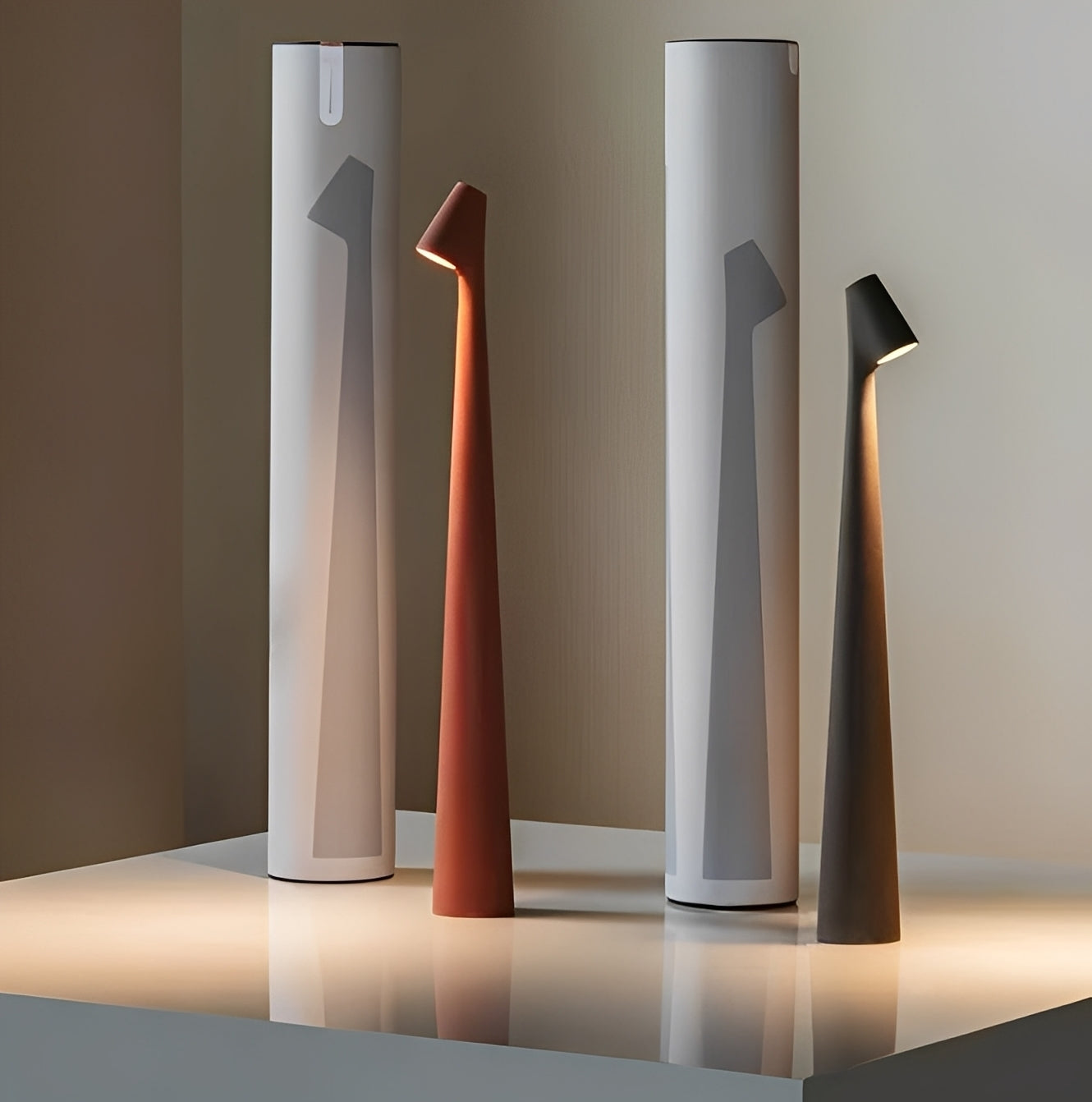 Nelia – Kreative Nachtlampe mit hohem Fuß