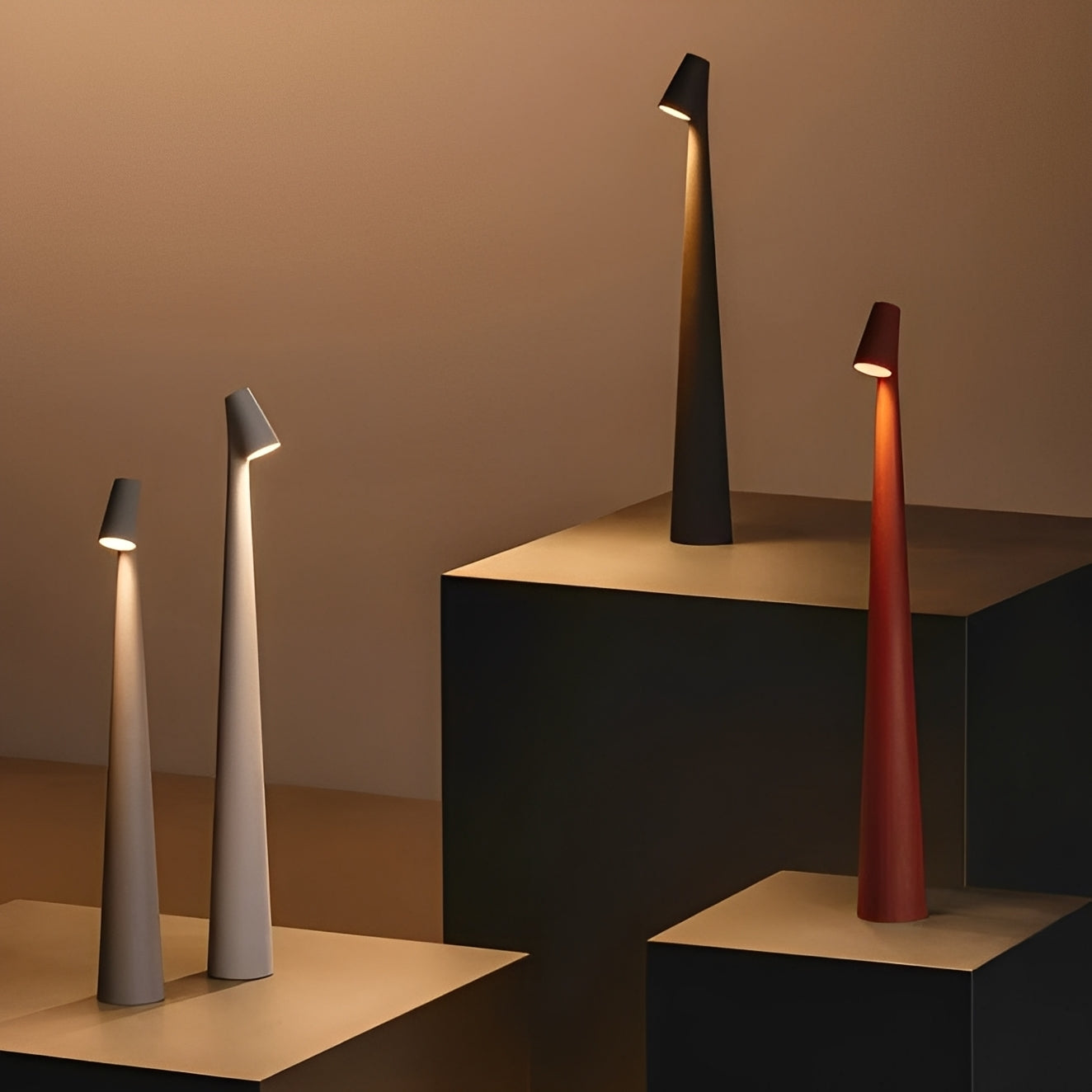 Nelia – Kreative Nachtlampe mit hohem Fuß