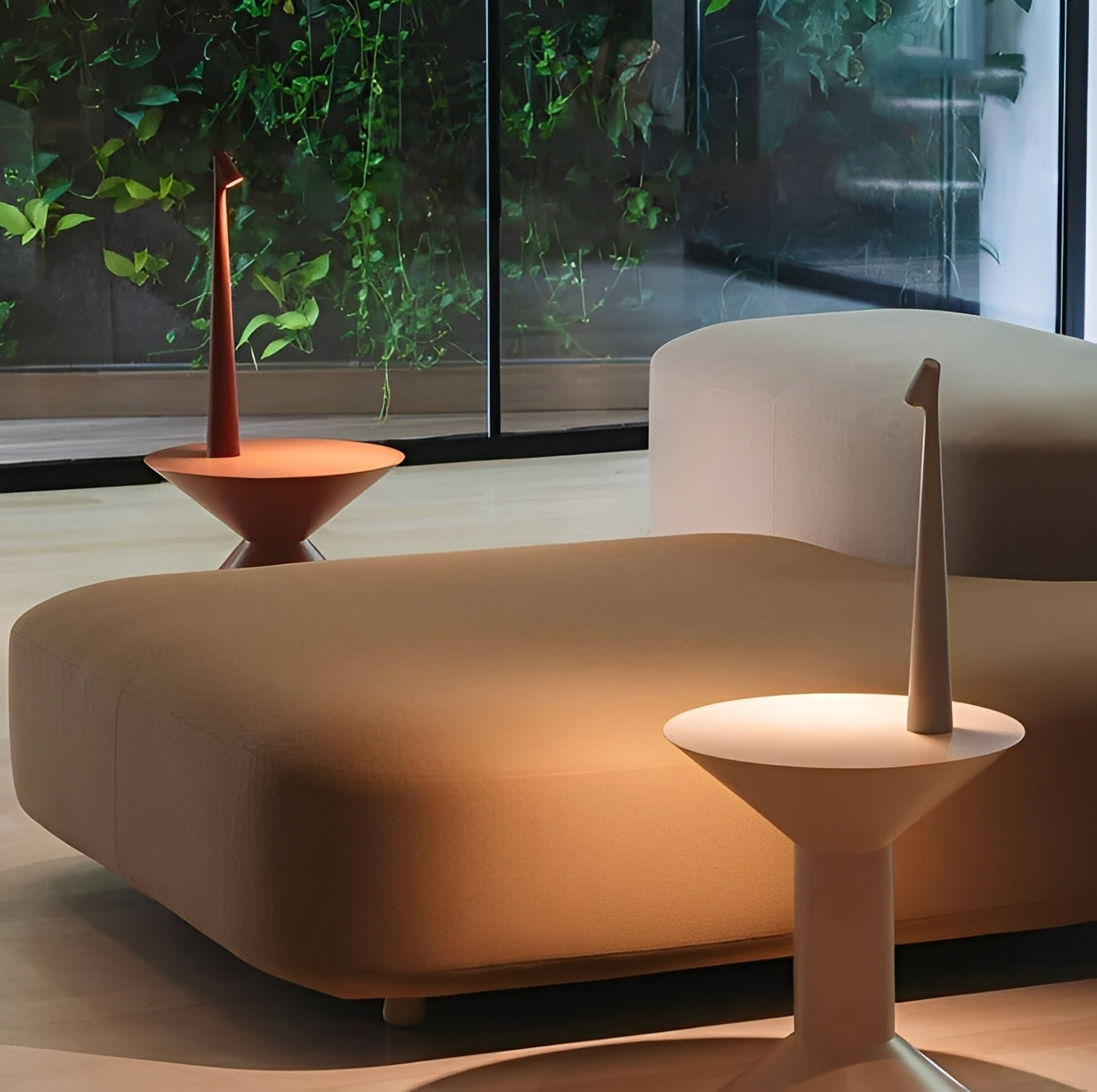 Nelia – Kreative Nachtlampe mit hohem Fuß