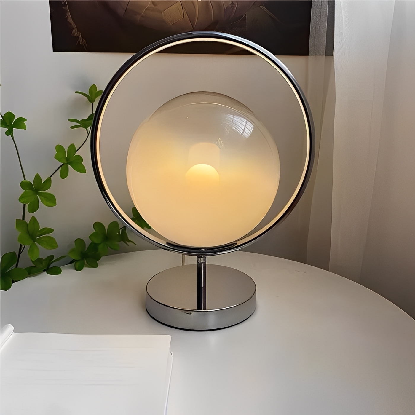 Maila – Glas Tischlampe im modernen Design