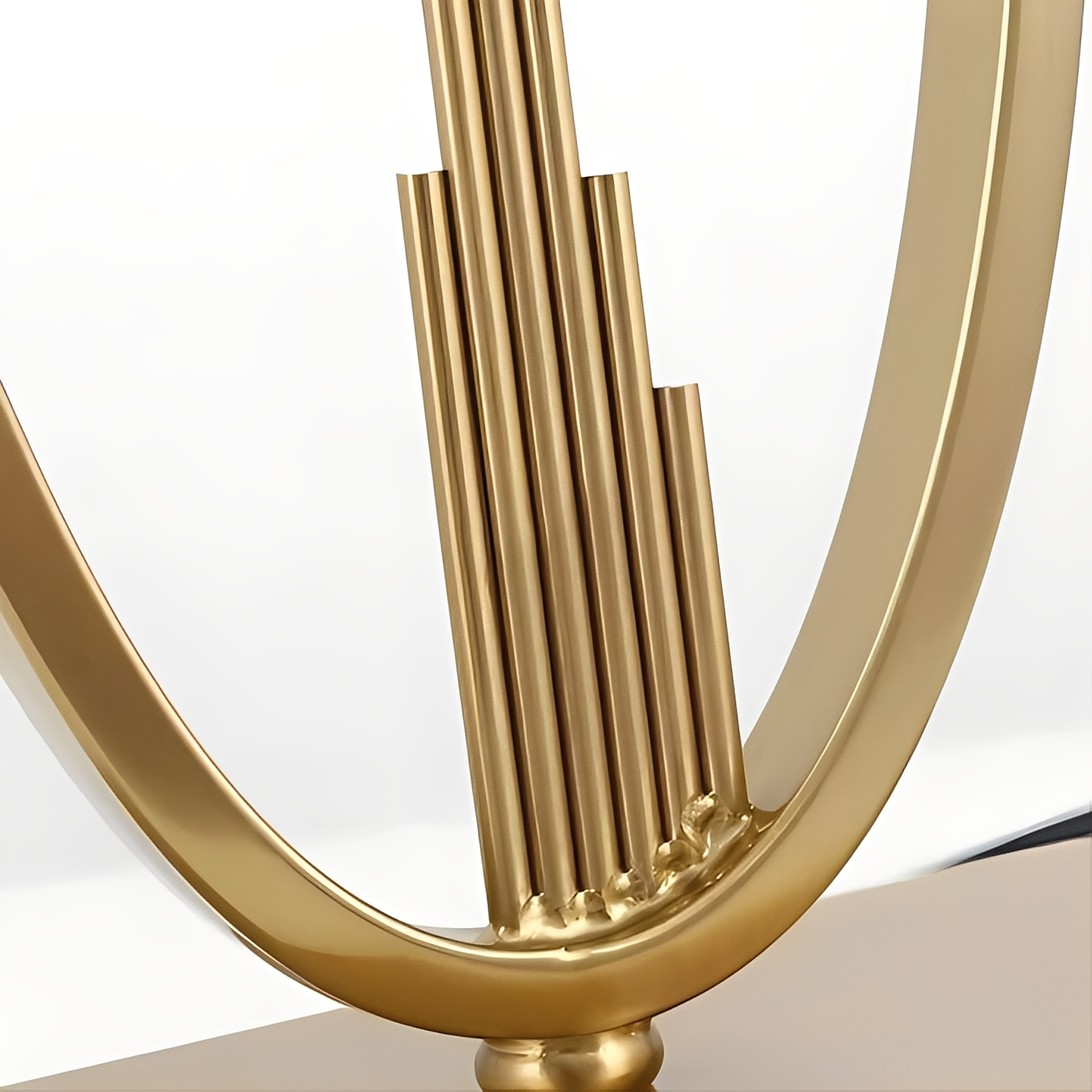Miles – Luxus Tischlampe im Postmodernen Stil