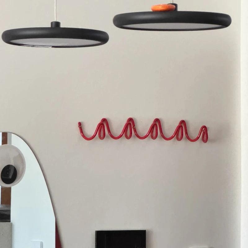 Miro – Moderner Wellen-Kleiderhaken aus Eisen