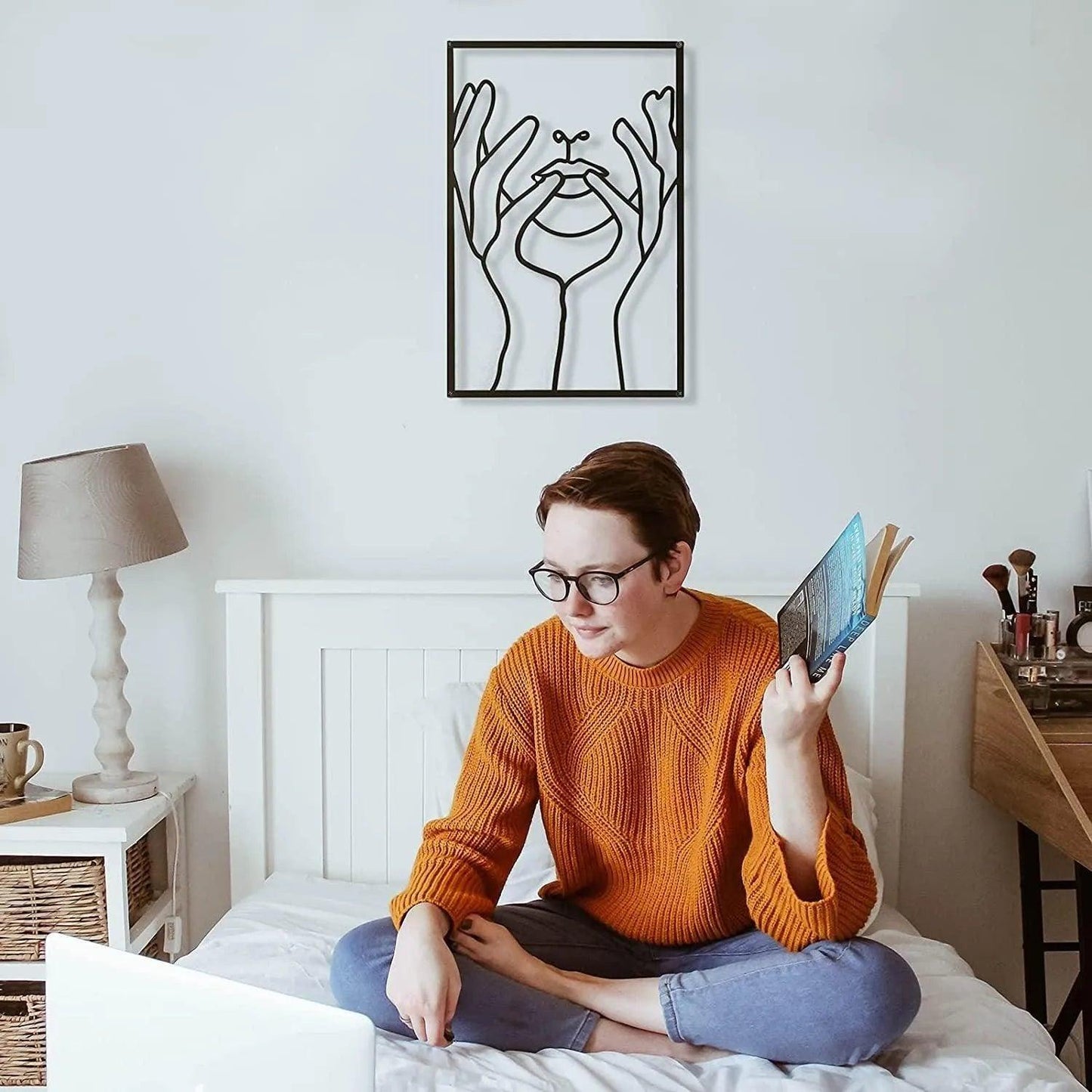 Vero - Moderne Wanddeko Gesicht in Hand aus Eisen