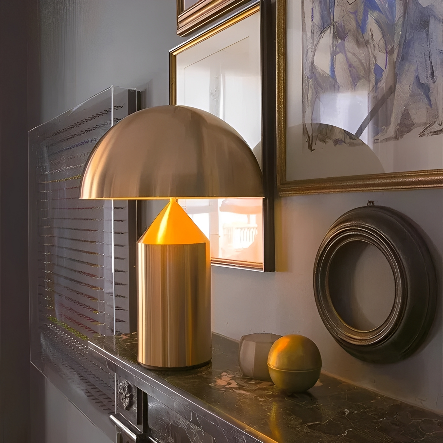 Keiko – Elegante Metall-Tischlampe in Pilzform