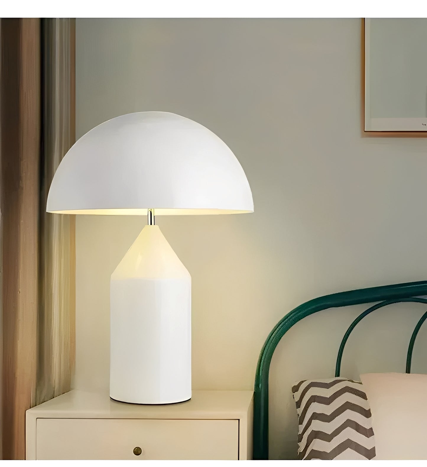 Keiko – Elegante Metall-Tischlampe in Pilzform