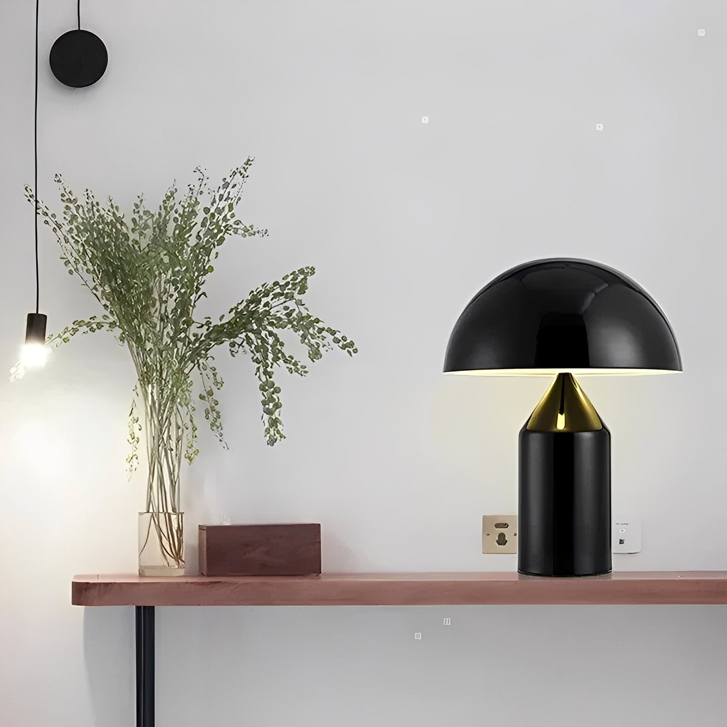Keiko – Elegante Metall-Tischlampe in Pilzform
