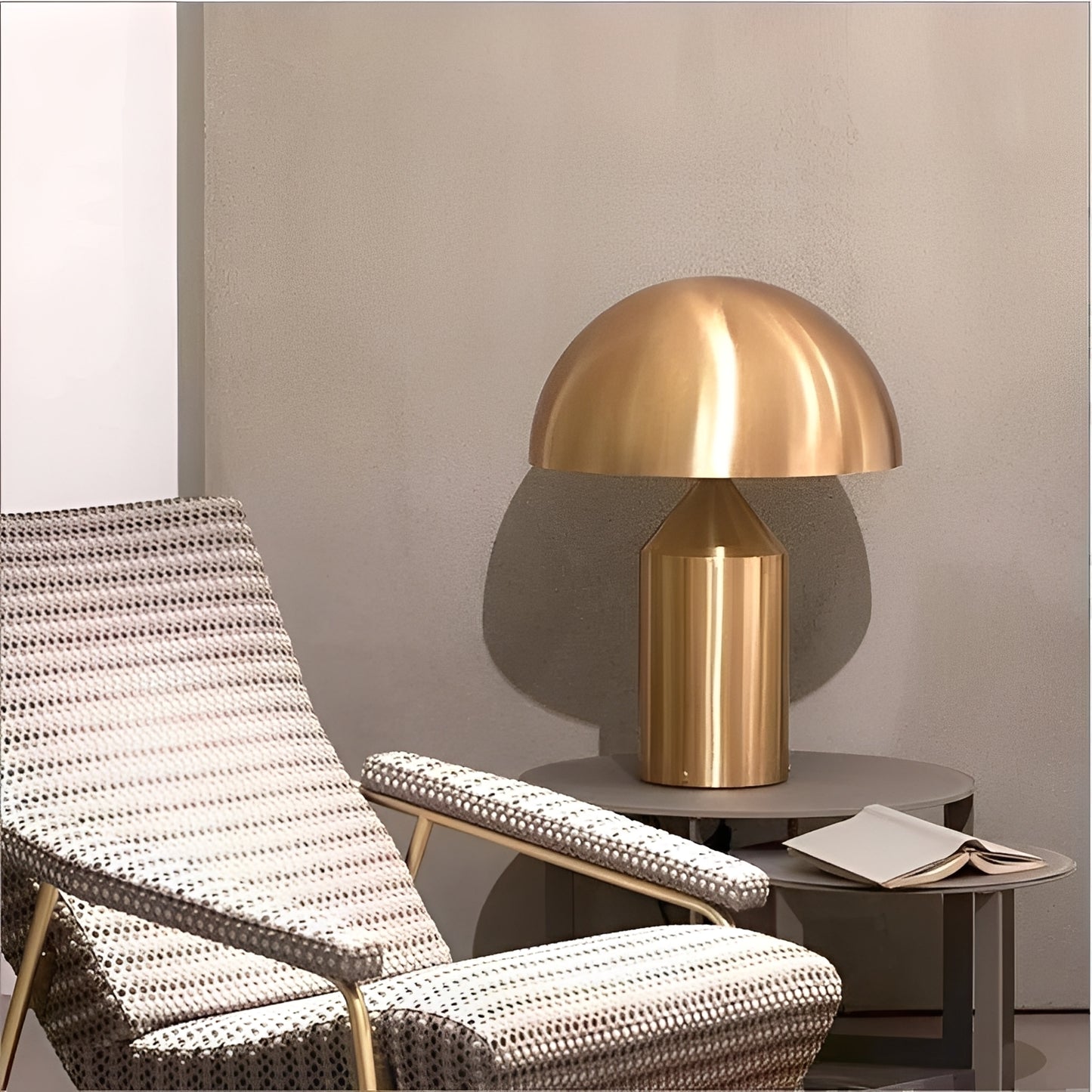 Keiko – Elegante Metall-Tischlampe in Pilzform
