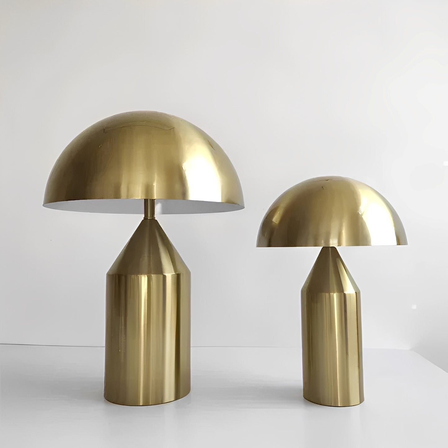 Keiko – Elegante Metall-Tischlampe in Pilzform
