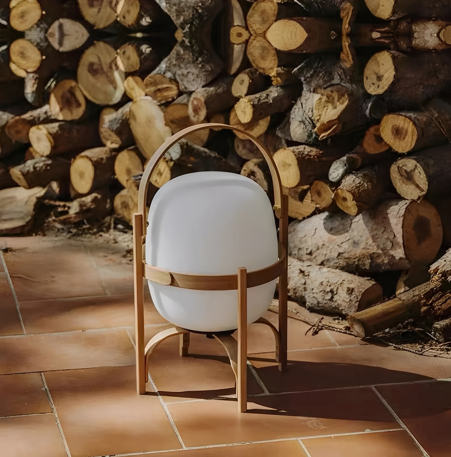 Takara – Designer-Glas-Stehlampe aus Massivholz