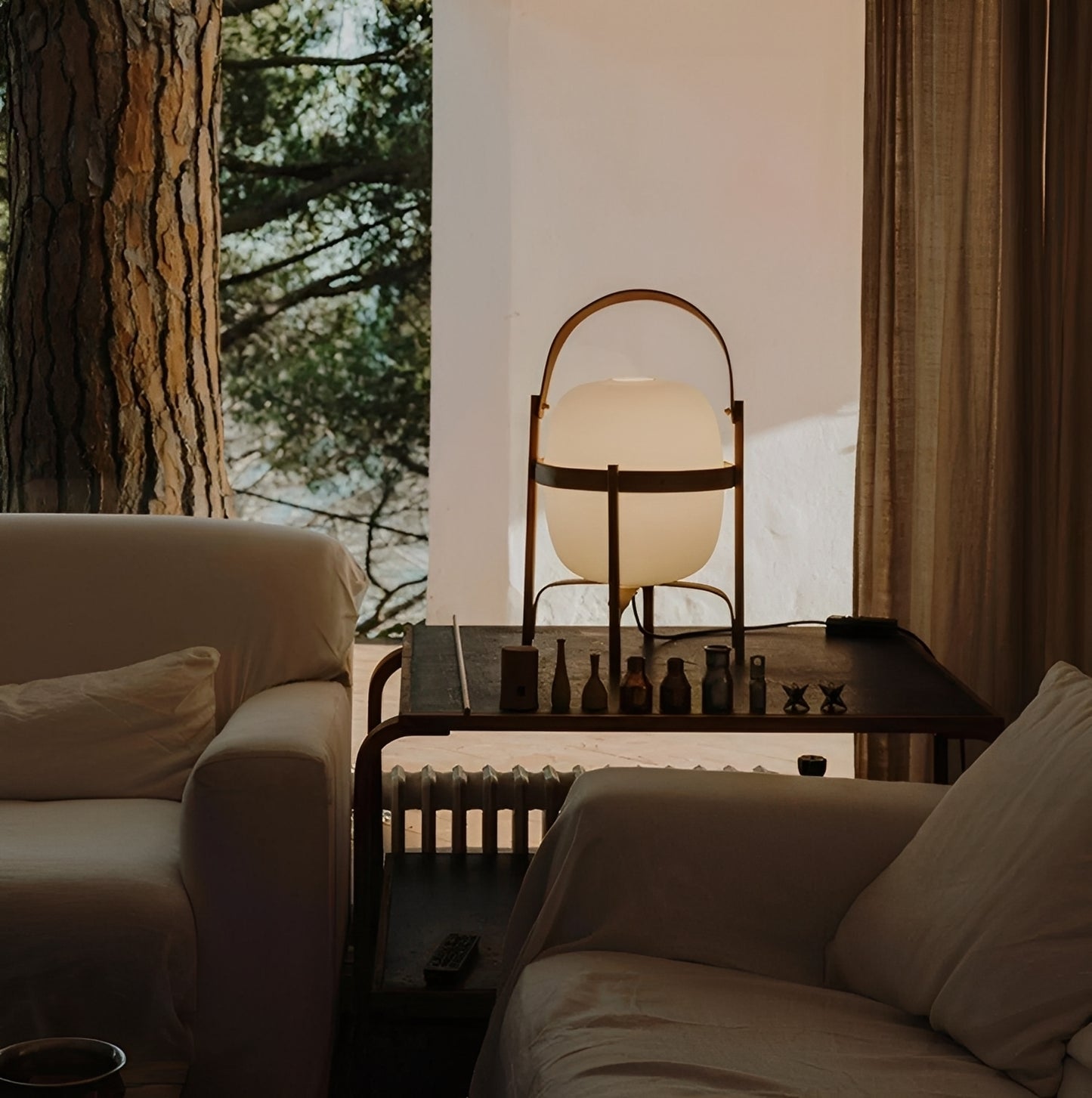 Takara – Designer-Glas-Stehlampe aus Massivholz