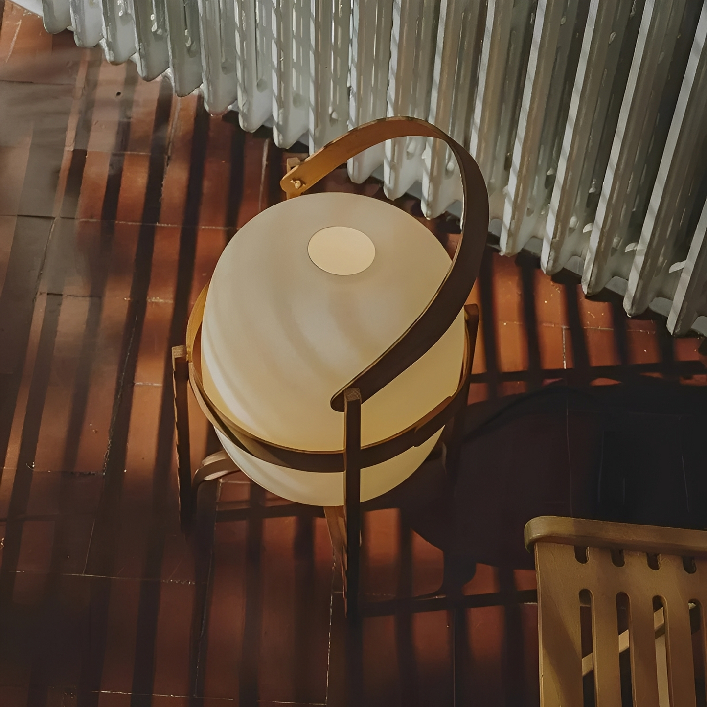 Takara – Designer-Glas-Stehlampe aus Massivholz