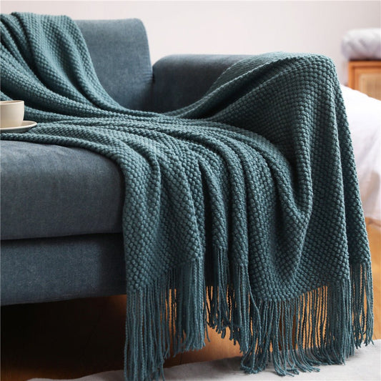 NordWeave – Grobgestrickte Hygge-Decke für gemütliche Abende