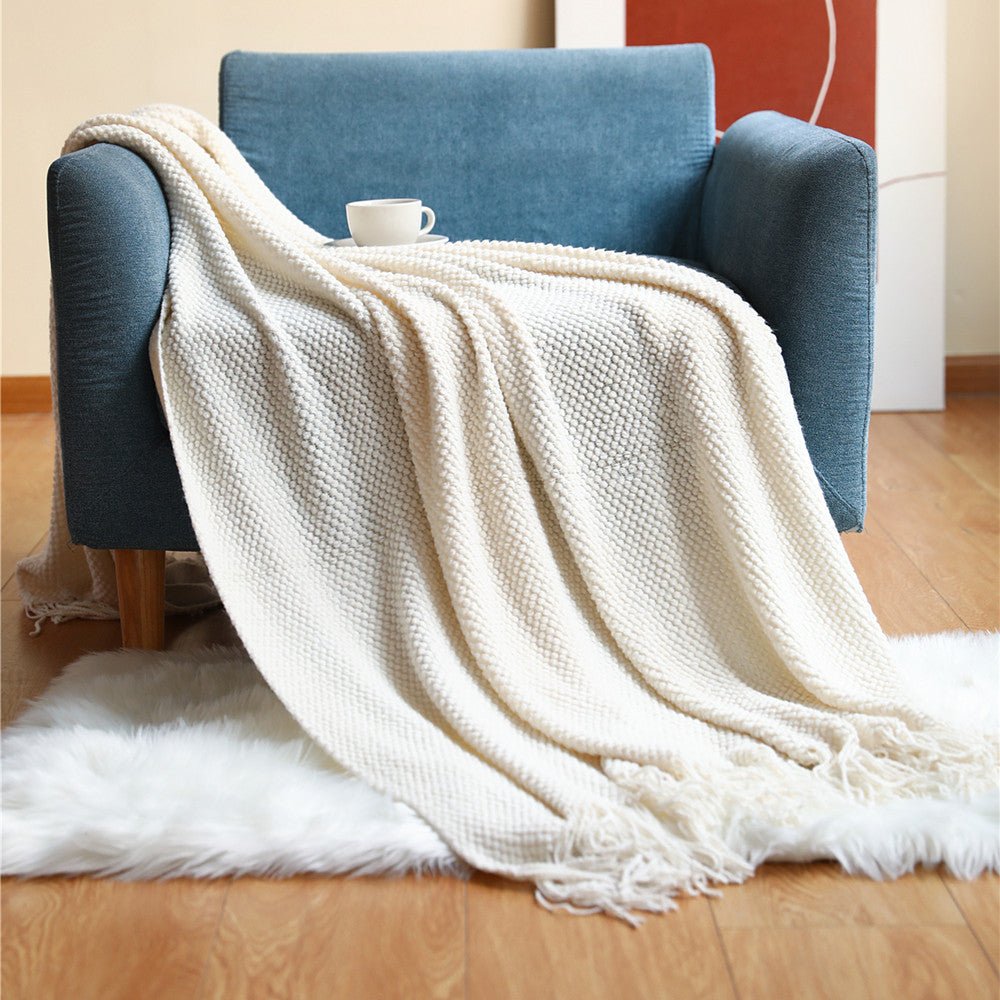 NordWeave – Grobgestrickte Hygge-Decke für gemütliche Abende