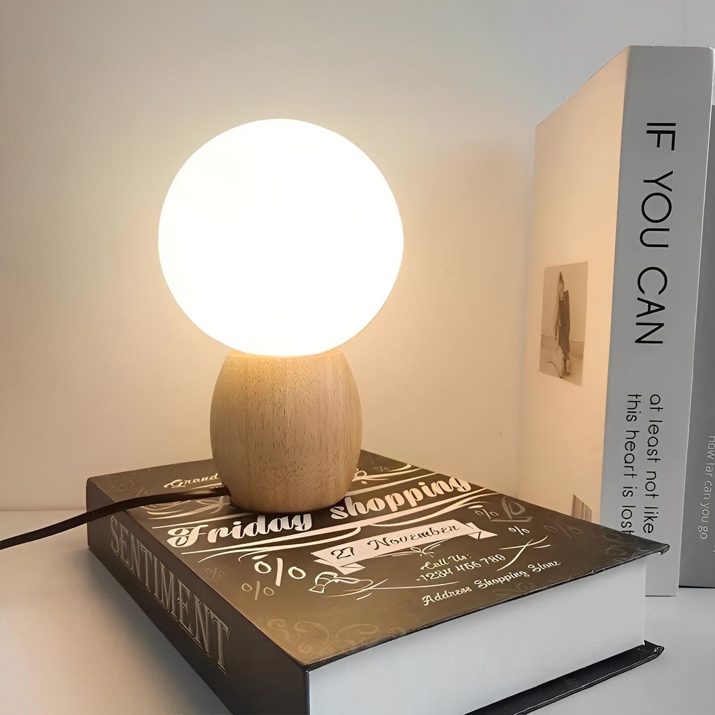 Nozomi – Minimalistische Glastischlampe mit LED