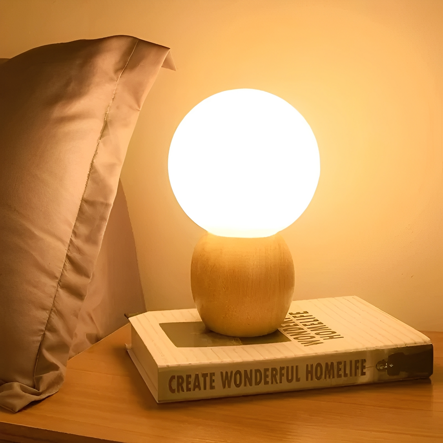 Nozomi – Minimalistische Glastischlampe mit LED