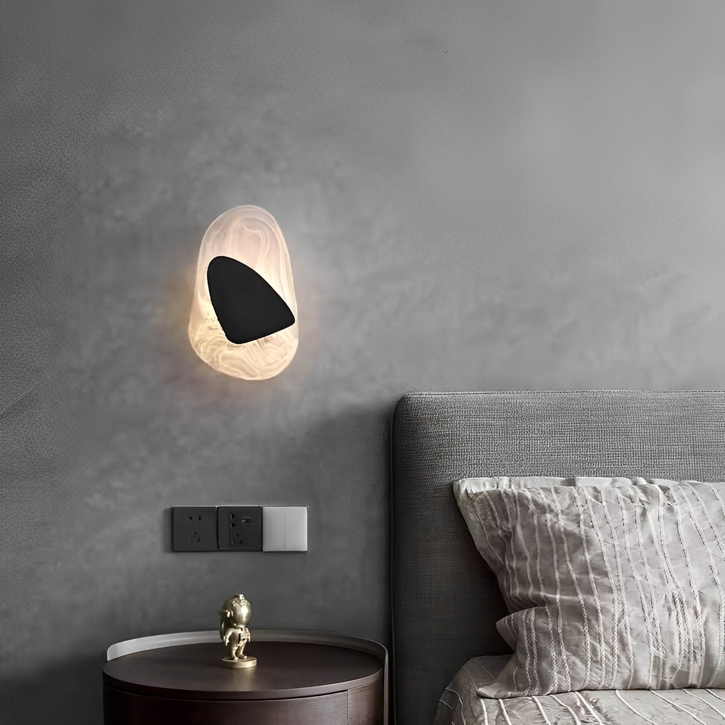 Nila – Moderne LED-Wandleuchte aus Glas: Schlichte Eleganz mit handgefertigtem Design